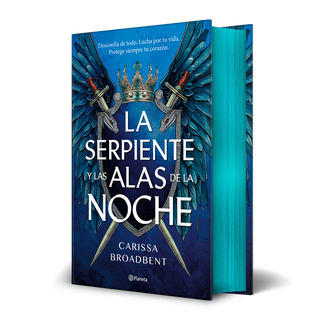 Portada del libro La serpiente y las alas de la noche  (Edición Delu de Carissa Broadbent