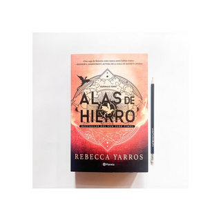 Portada del libro Alas de hierro (Empíreo 2)