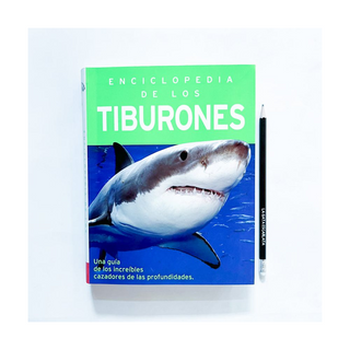 Portada del libro 384 pág. - enciclopedia de los tiburones