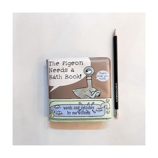 Portada del libro The pigeon needs a bath book! (Inglés)